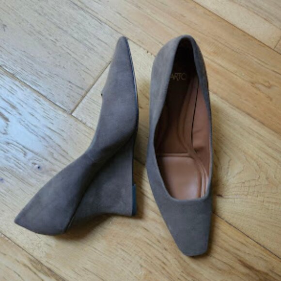 NNB, Franco Sarto wedge, tan suede, 9M - make an offer - Picture 1 of 3